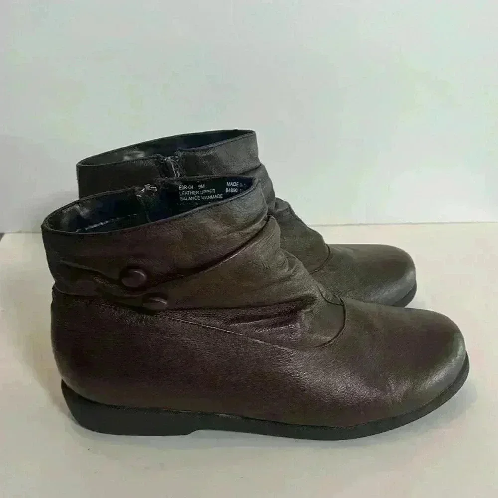 Valley Lane Leather Booties Size 9 Brown